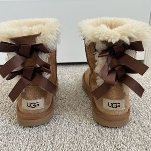 Ugg Bailey Bow II little girl